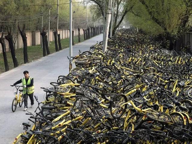 新型垃圾器物gif搞笑图片