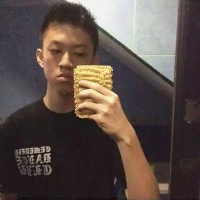 难道这是手机壳吗？器物gif搞笑图片