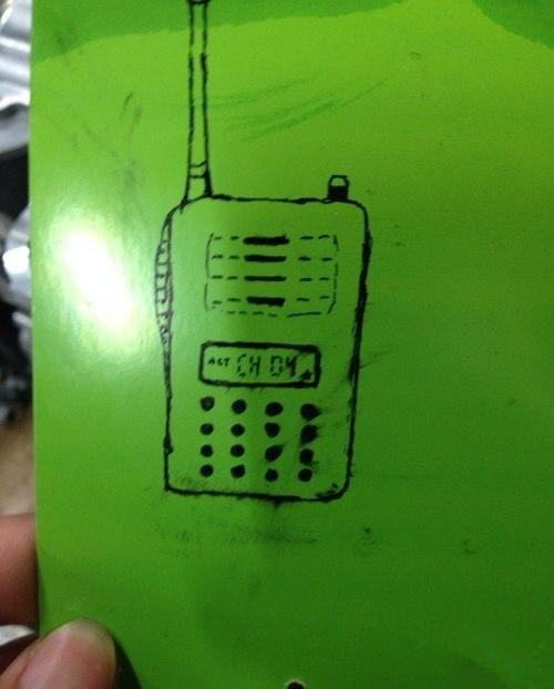 傻叼同事一枚。非嚷嚷着说他就是神笔马良转世。。。大家说下他是转世？还是赚屎了。。。器物gif搞笑图片