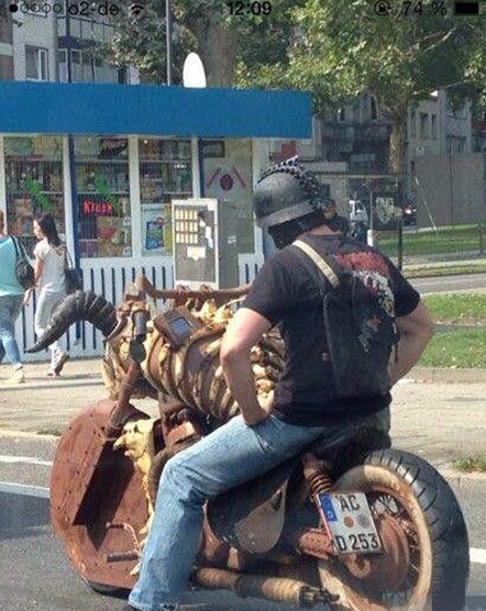 战斗民族的战斗车器物gif搞笑图片