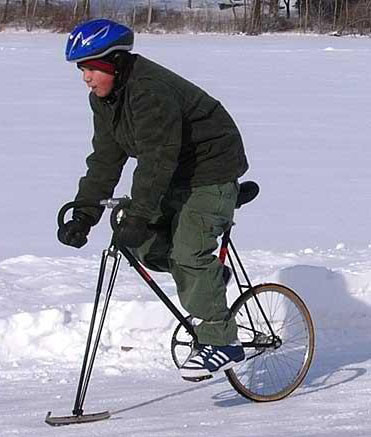 克服雪路的神器器物gif搞笑图片