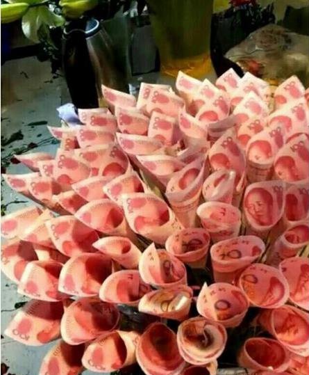 实实在在的礼物器物gif搞笑图片