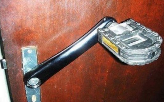 换了一把霸气锁器物gif搞笑图片