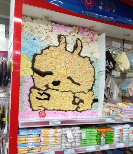 商场阿姨的节奏器物gif搞笑图片