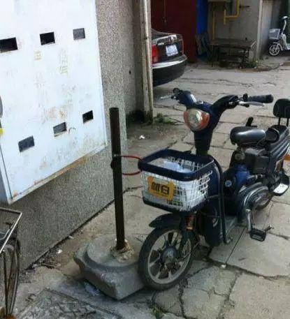 真特么为这哥们智商拙计啊。。。器物gif搞笑图片