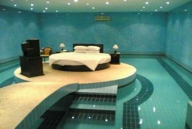 梦想中的床啊器物gif搞笑图片