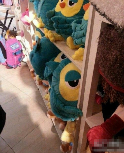 糟糕。。。被花现了。。。器物gif搞笑图片