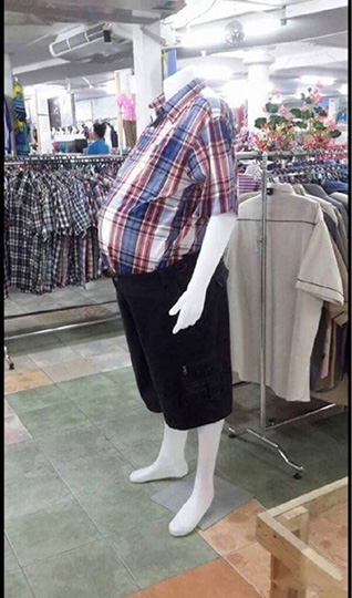 看样子这模特是走后门进来的器物gif搞笑图片