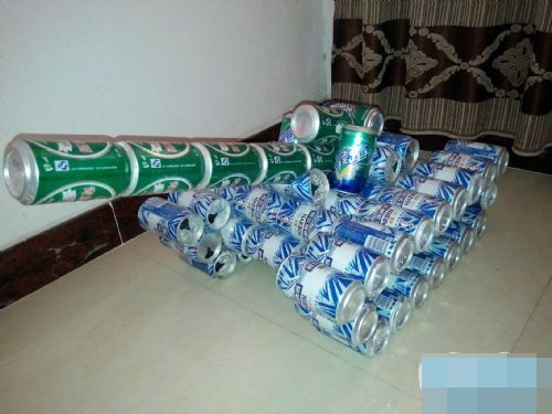 喝出来的坦克器物gif搞笑图片