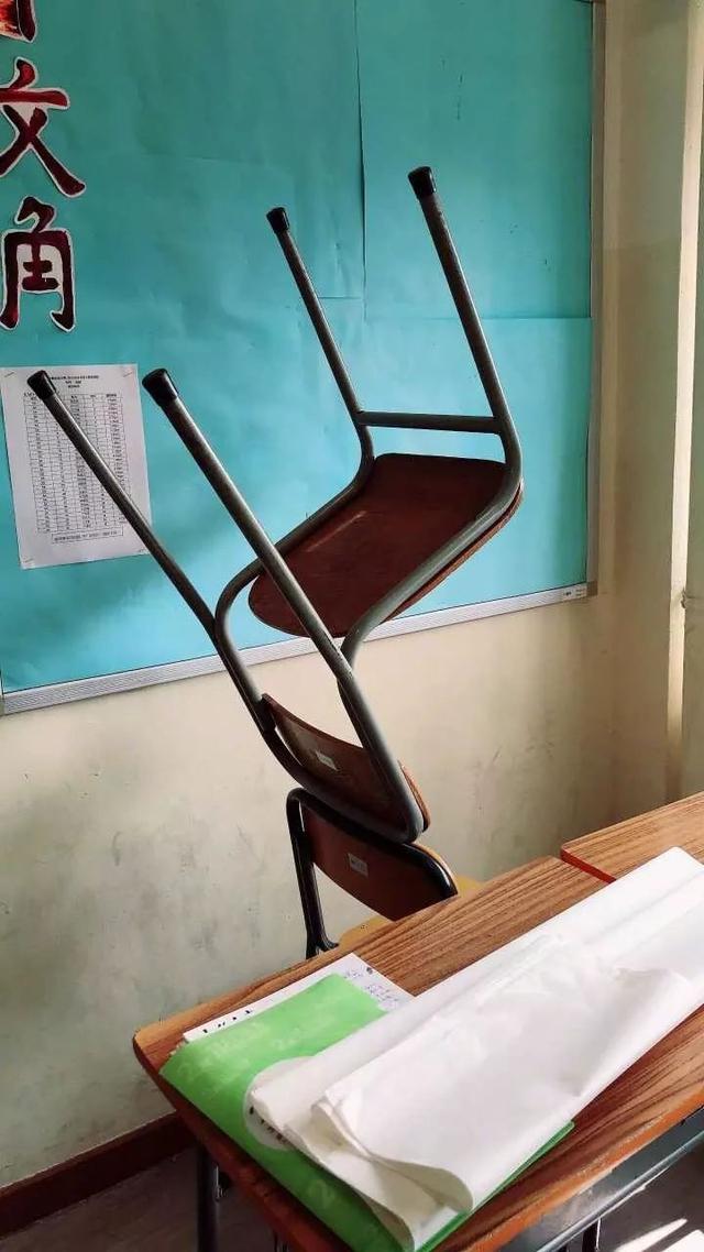 论一个人上课时能无聊到什么程度器物gif搞笑图片