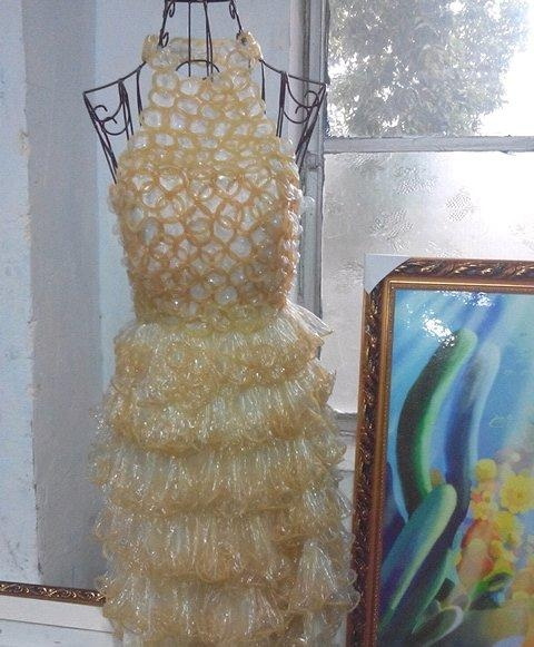 毕业设计做的衣服，全是TT器物gif搞笑图片