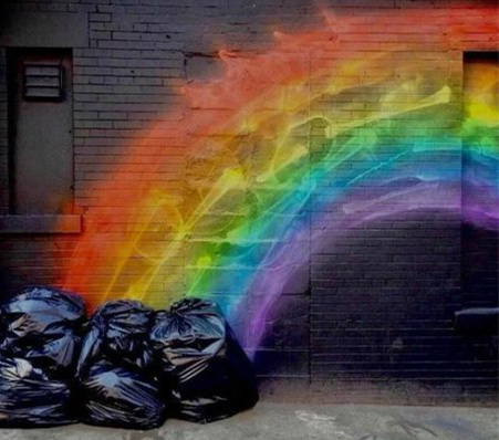 彩虹的尽头。。。是垃圾器物gif搞笑图片