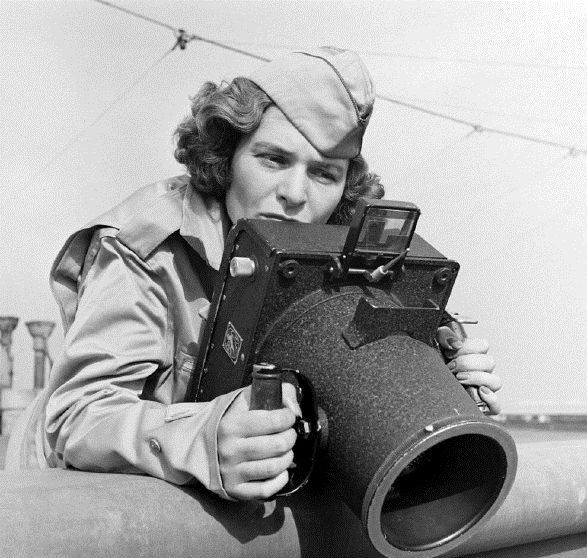 旁轴相机，看着好重器物gif搞笑图片