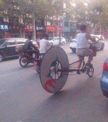 这车看起来很拉风的样子器物gif搞笑图片