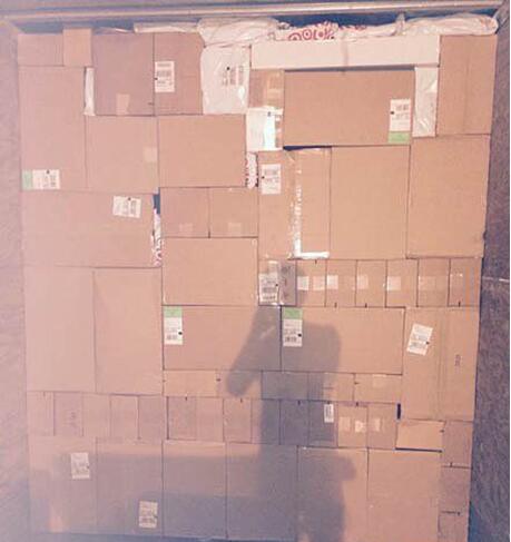 论处女座快递员如何给货物装车器物gif搞笑图片