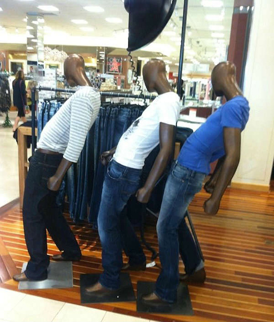 他们或许是商场中最专业的模特器物gif搞笑图片