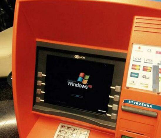 看了之后，不知道我家的电脑能跟ATM机一样取出钱来么器物gif搞笑图片