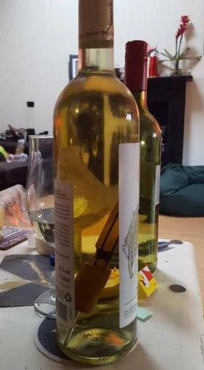 看来用力过度了器物gif搞笑图片