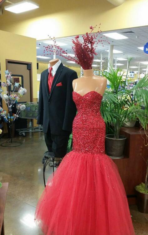 第一眼看过去还以为被爆头了器物gif搞笑图片