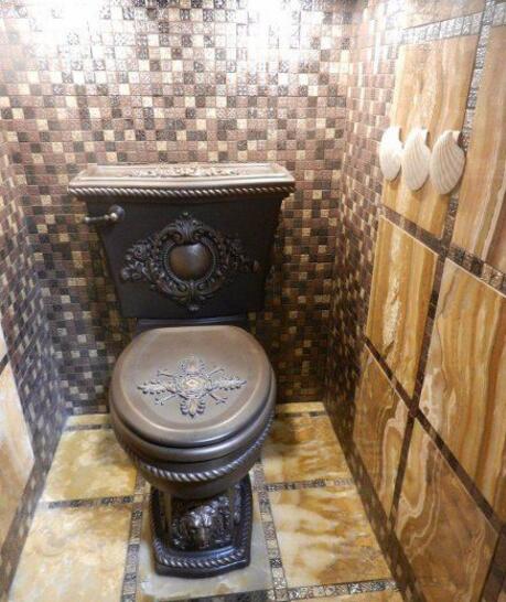 上个厕所，觉得像是登基了器物gif搞笑图片