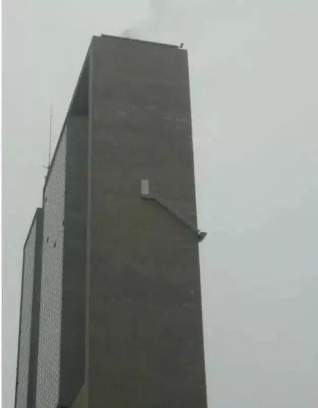 楼下老王专用逃生通道器物gif搞笑图片