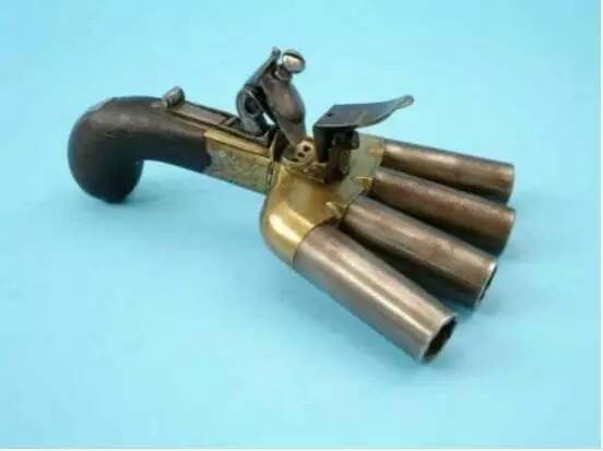 一次干掉四个器物gif搞笑图片