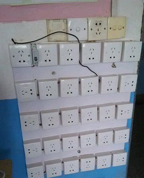 充电墙，欢迎充电器物gif搞笑图片