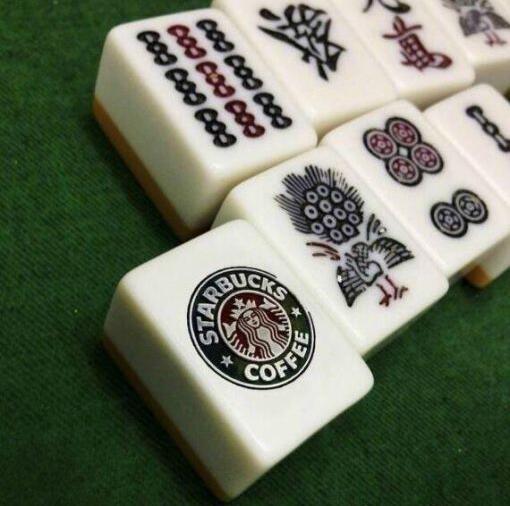 毫无违和感的一筒器物gif搞笑图片