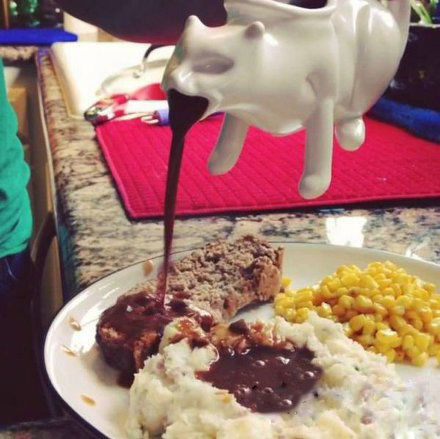 老板，还让不让人好好吃饭了，简直无法直视器物gif搞笑图片