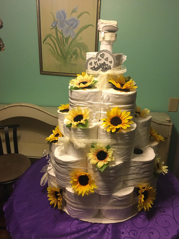 宅男的生日蛋糕器物gif搞笑图片