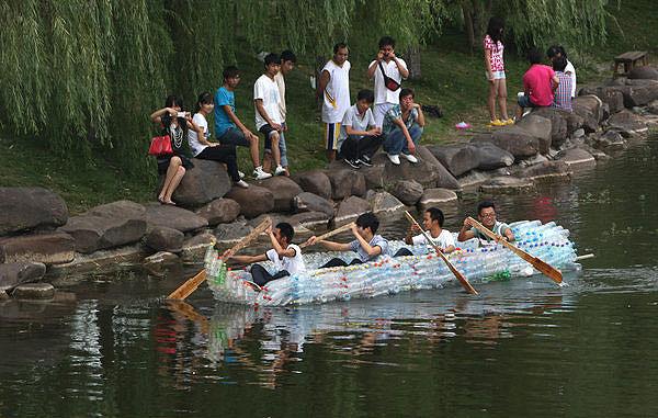 龙舟也有环保的器物gif搞笑图片