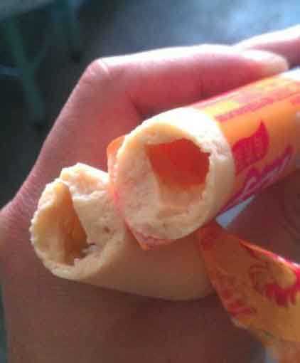 不简单的中空火腿肠器物gif搞笑图片