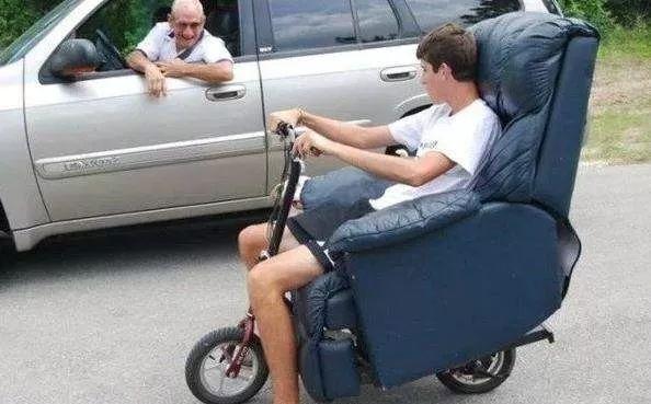 不好意思，我这个是自行车，顶配器物gif搞笑图片