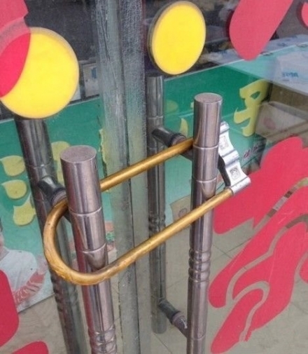 智商是硬伤器物gif搞笑图片