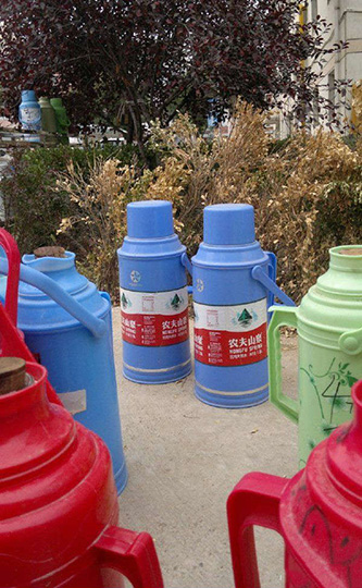 农夫山泉有点烫器物gif搞笑图片