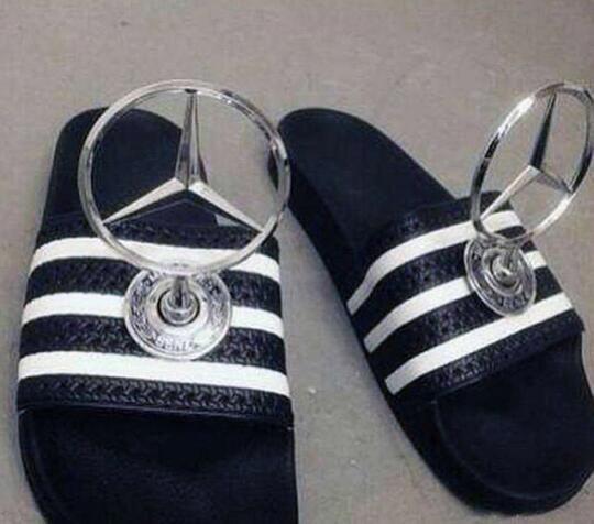 最新款奔驰鞋，欢迎试穿器物gif搞笑图片