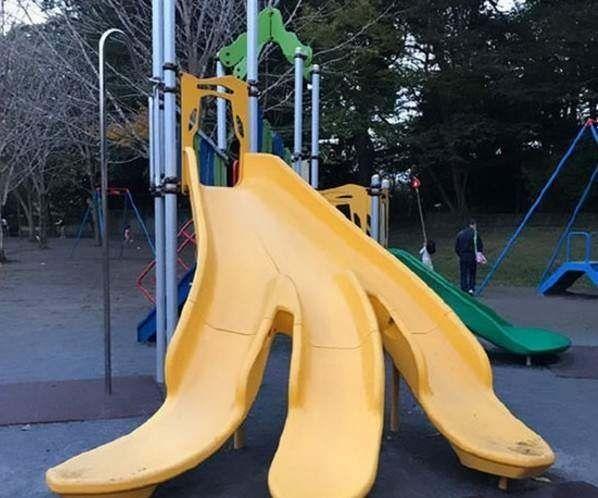 奇葩的滑梯器物gif搞笑图片