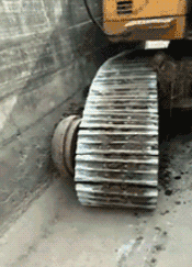 有没有蓝翔毕业的~怎么办~在线等器物gif搞笑图片