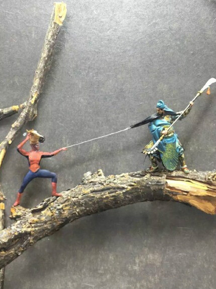 关羽大战蜘蛛侠器物gif搞笑图片