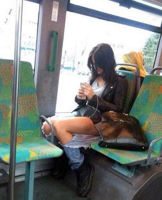 妹子你这是经历了什么！？器物gif搞笑图片