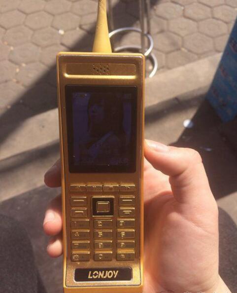 大疙瘩重出江湖，黄金版的噢器物gif搞笑图片