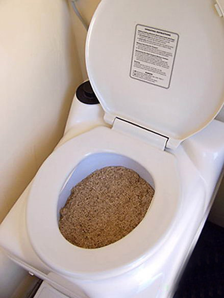 超大杯泡面.....给您来一桶？器物gif搞笑图片