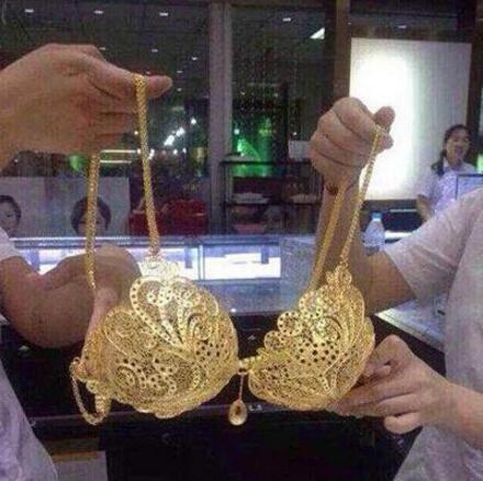 我要亲手为自己的女神带上器物gif搞笑图片