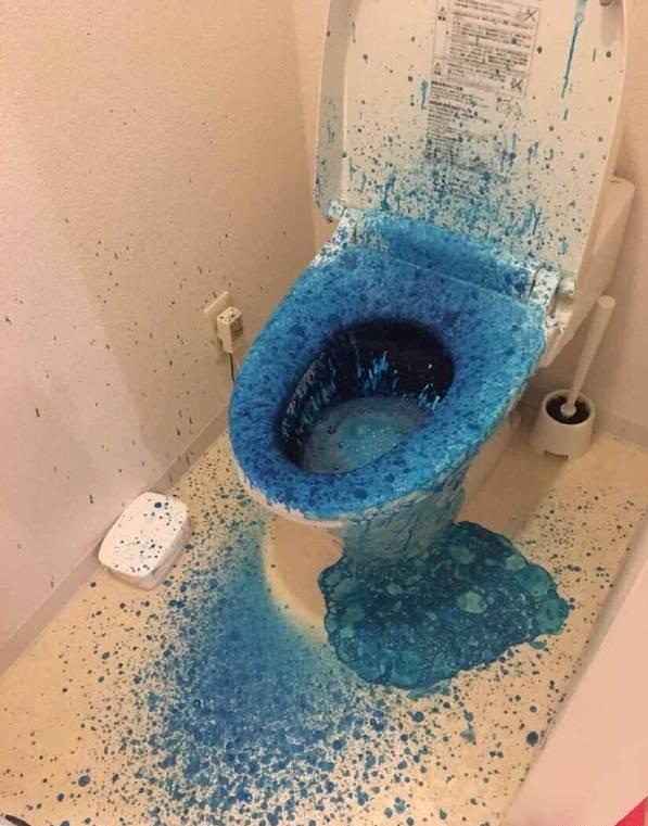 蓝翔炸裂器物gif搞笑图片