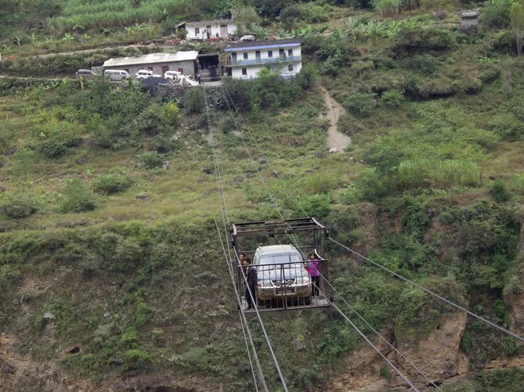 这个桥真牛器物gif搞笑图片