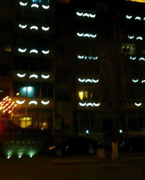 每次晚上路过这里就觉得这栋楼好忧伤器物gif搞笑图片