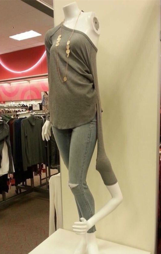 乍一看还以为是性感的露肩装器物gif搞笑图片