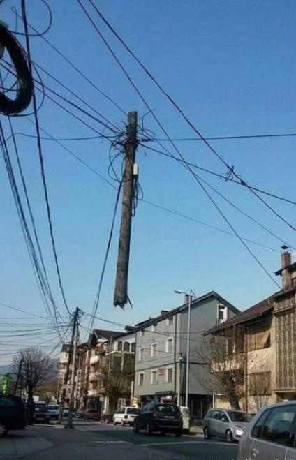 又一个想不开上吊的？器物gif搞笑图片