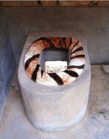 豪华马桶垫器物gif搞笑图片