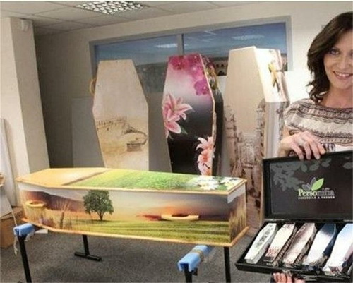 美丽的棺材器物gif搞笑图片